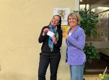 Bild2_Gewinnübergabe